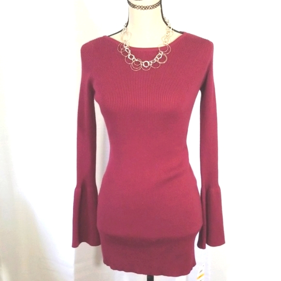 Material Girl Tops - Material Girl knitted Burgandy Top, wide cuffs. Siz S.